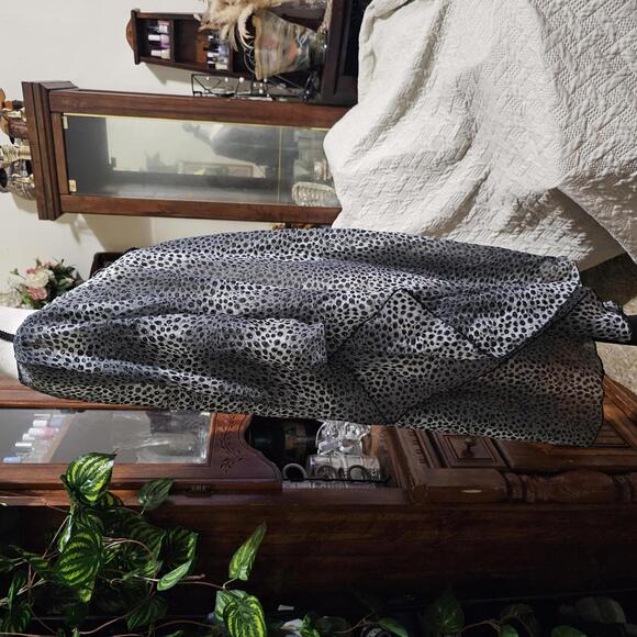 Emme Jordan Beach White Leopard Print Cover Up - Picture 4 of 11